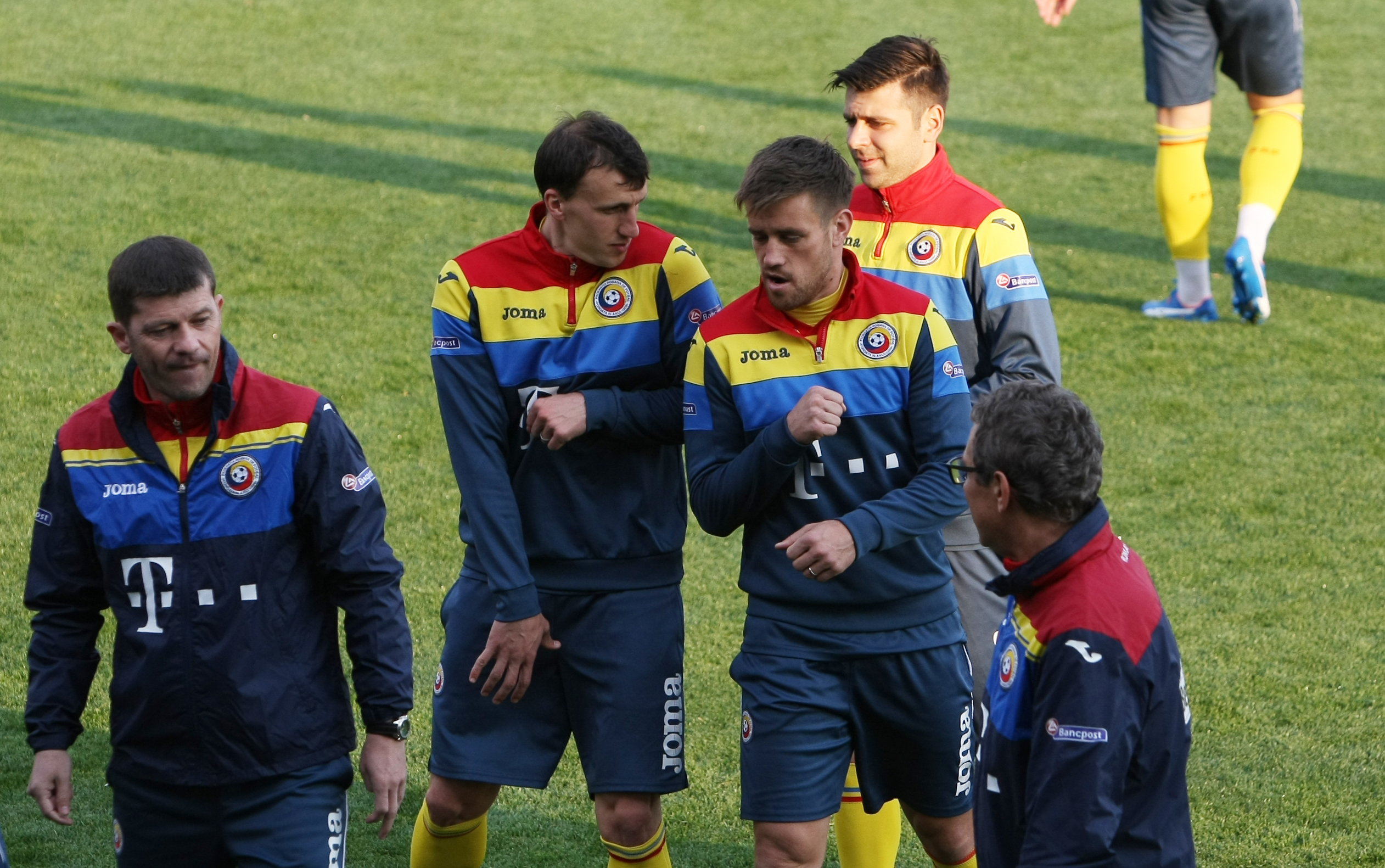România - Lituania (amical, miercuri, 20.00, Giurgiu). Atenție, tricolori! Iordănescu, cel mai prost plătit selecționer de la Euro,  nu glumește! ”Tata Puiu” a lăsat mereu acasă jucători care au jucat în preliminarii și a luat câte trei-patru debutanți la turneele finale