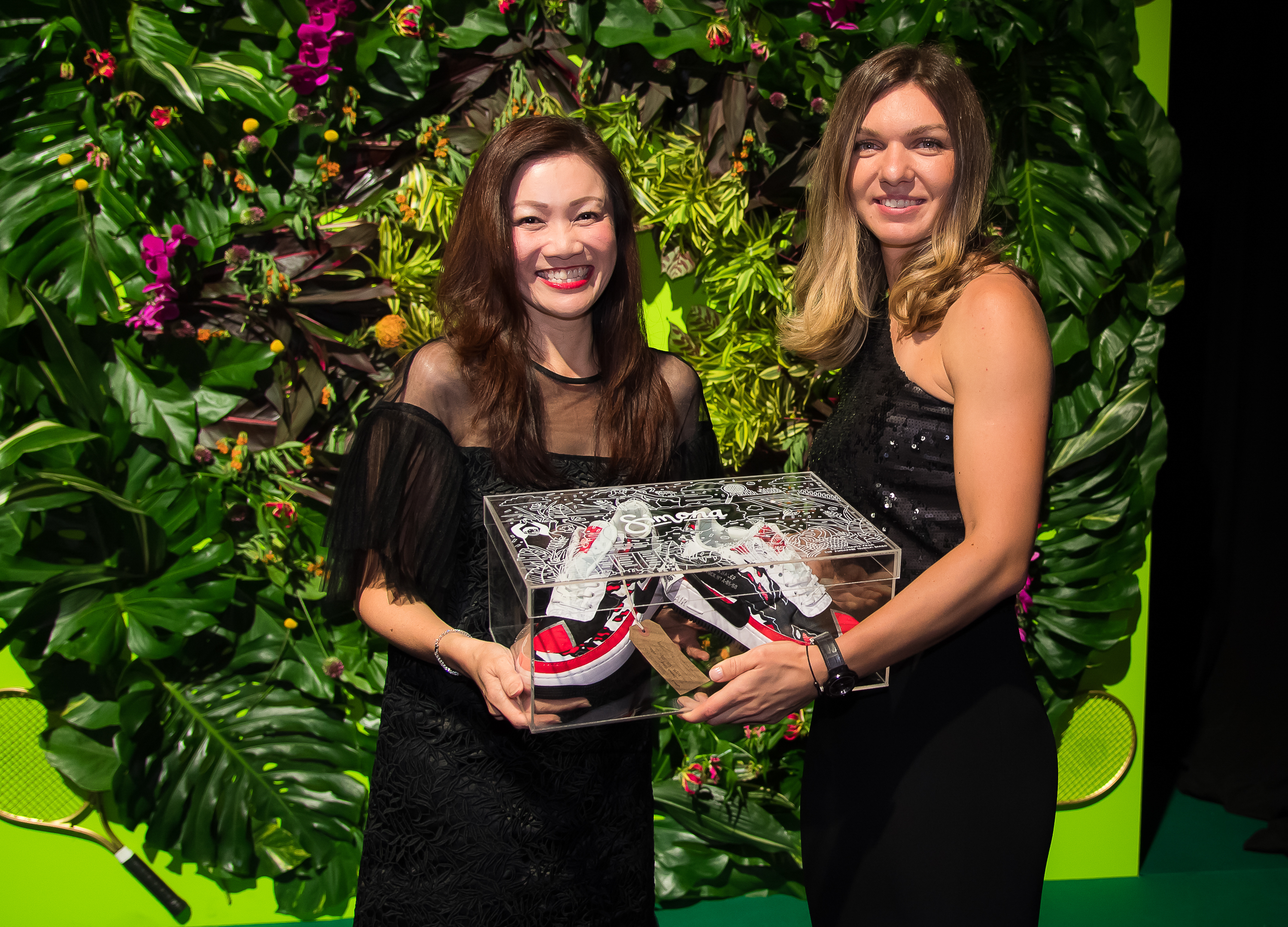 FOTO/ Simona Halep, apariție de senzație la Singapore, după ce a fost desemnată cea mai bună jucătoare a anului
