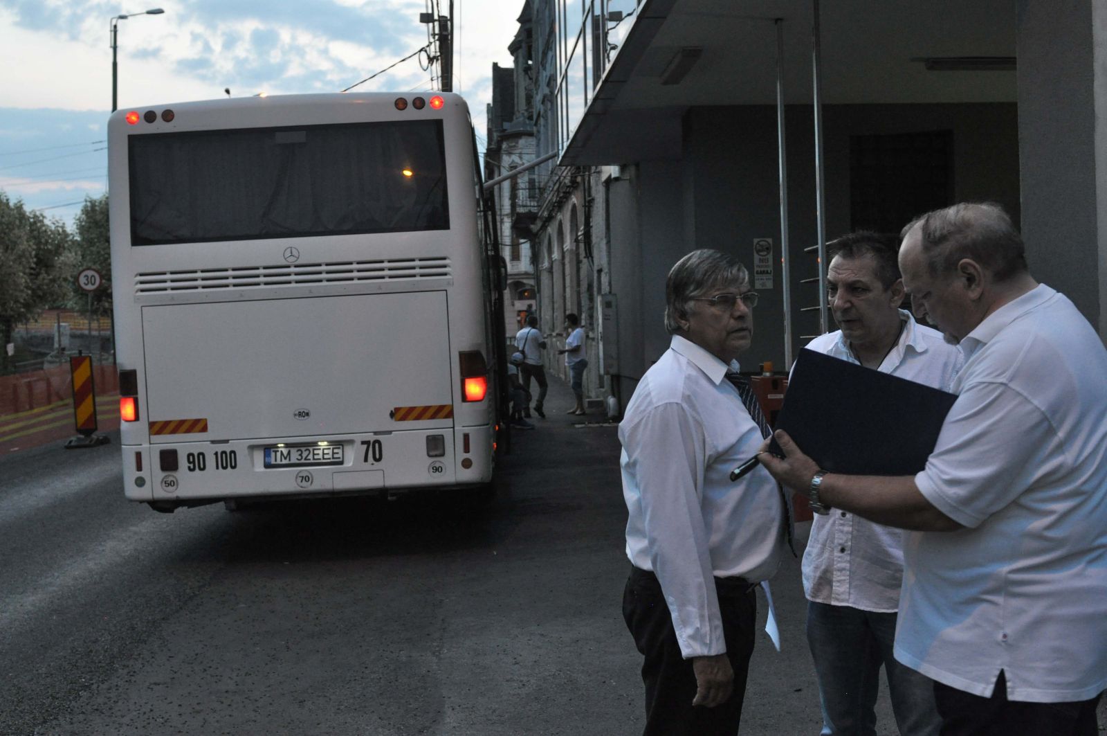 FOTO / Aproximativ 1.800 de oameni din Timiș au plecat spre București, pentru mitingul PSD. „Toader Tudorel curmă statul paralel”