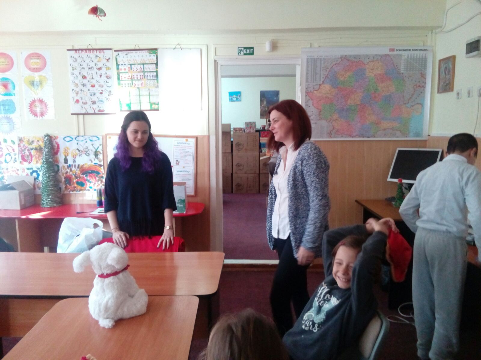 REPORTAJ/Au parte doar uneori de o masă caldă pe zi și îl așteaptă cu înfrigurare pe Moș Crăciun| FOTO