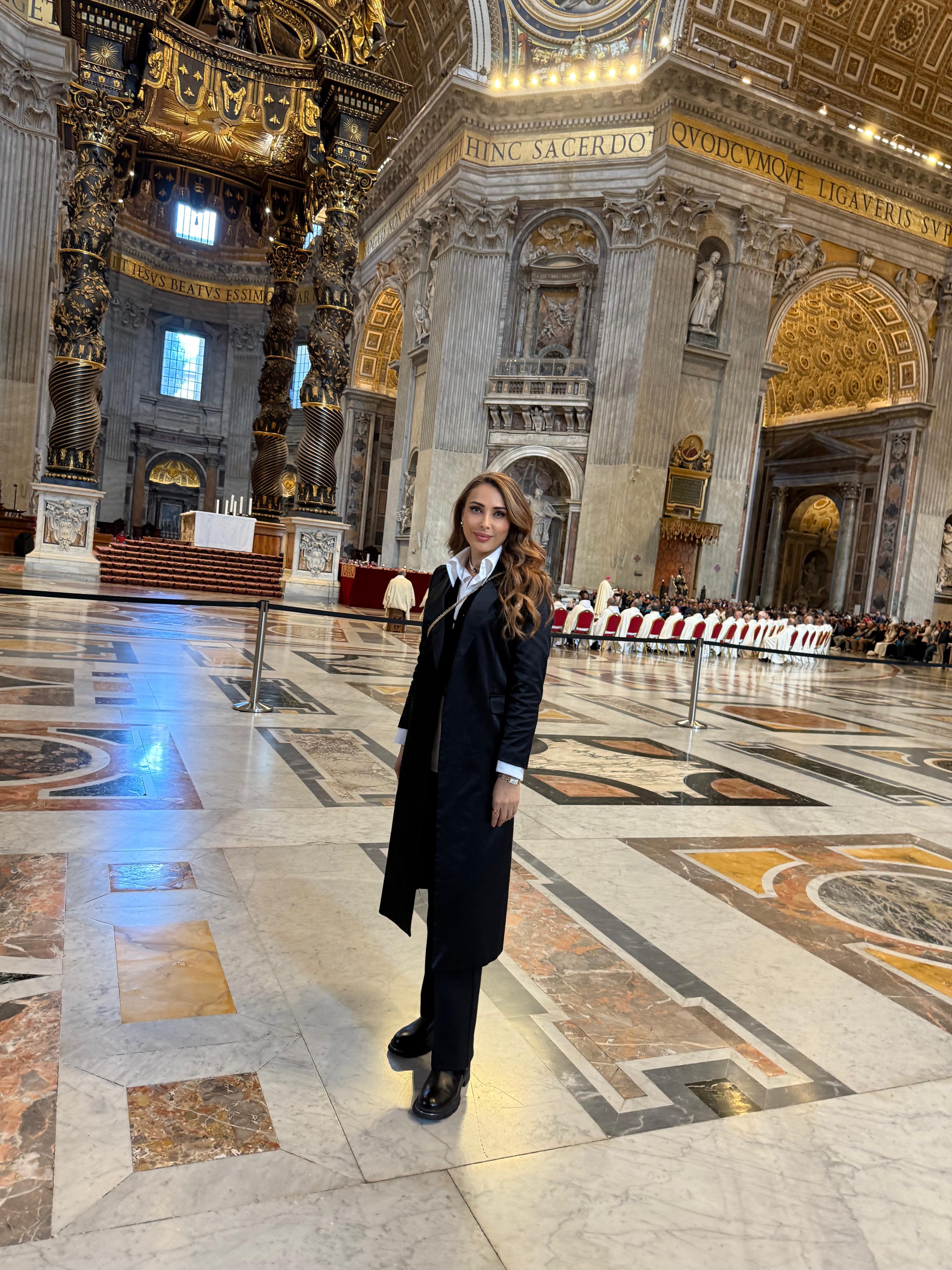 Cu ce s-a întors Iulia Vântur de la Vatican și cât timp va petrece în România în următoarea perioadă. „Vin să vă colind”