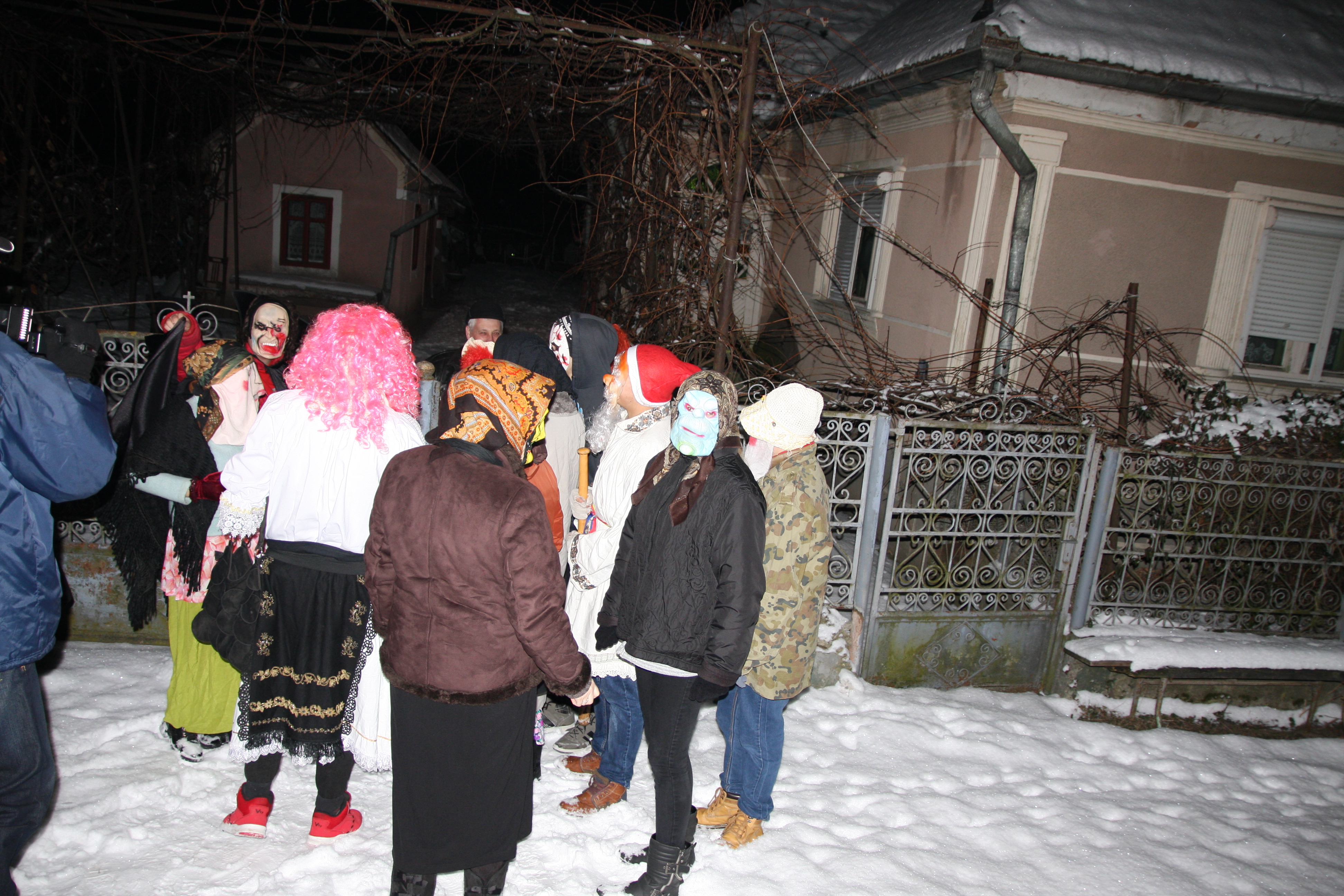 Hâzii din Chintelnic au încheiat colindatul de sărbători! GALERIE FOTO