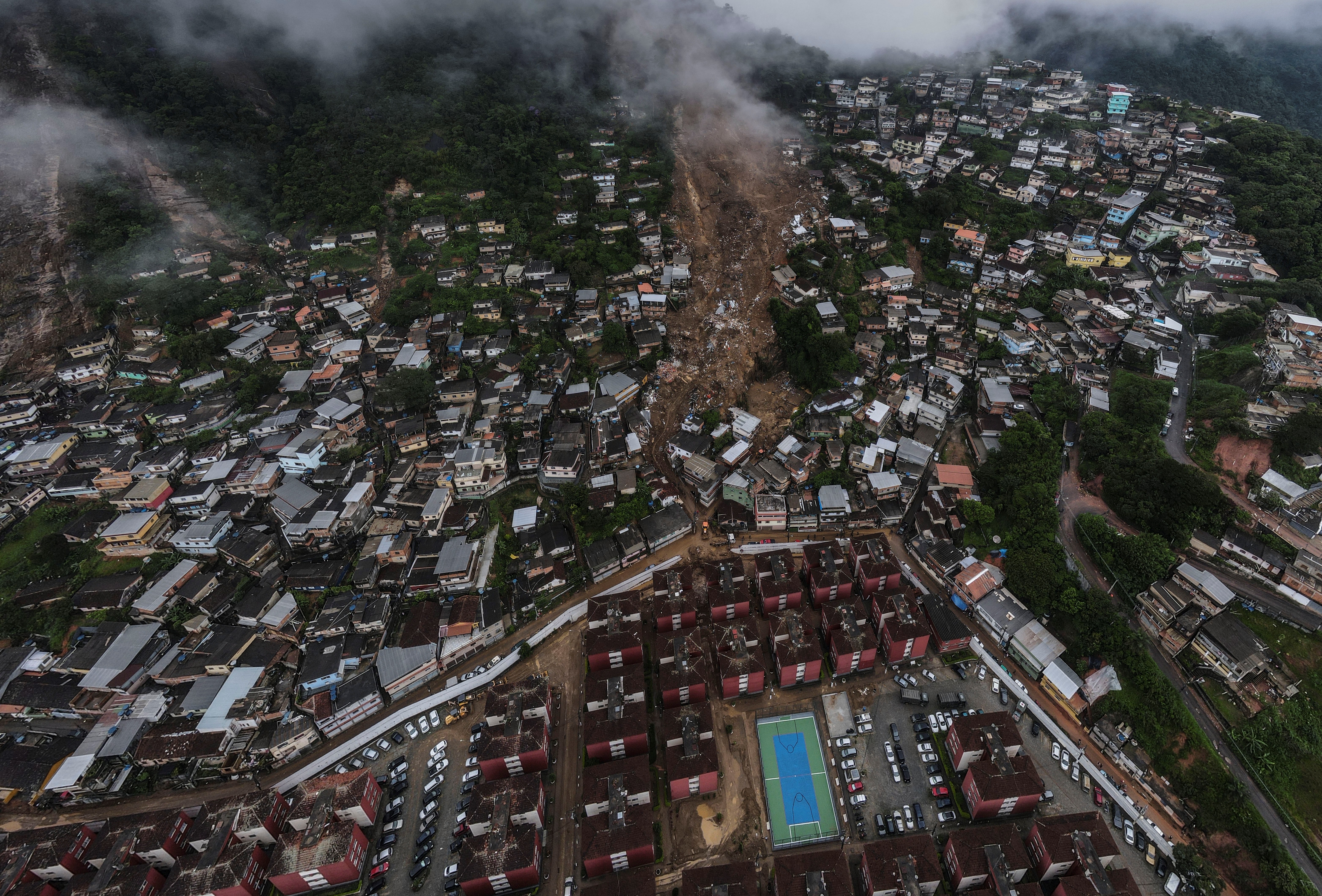„Arată ca o zonă de război”. Cel puțin 123 de oameni au murit în Brazilia, în urma inundațiilor catastrofale