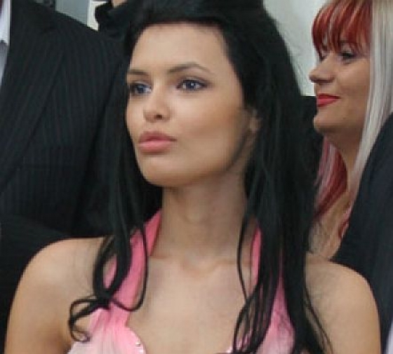 Imagini care te lasă FĂRĂ GRAI. TOP 10 iubite și neveste de fotbaliști români / GALERIE FOTO HOT