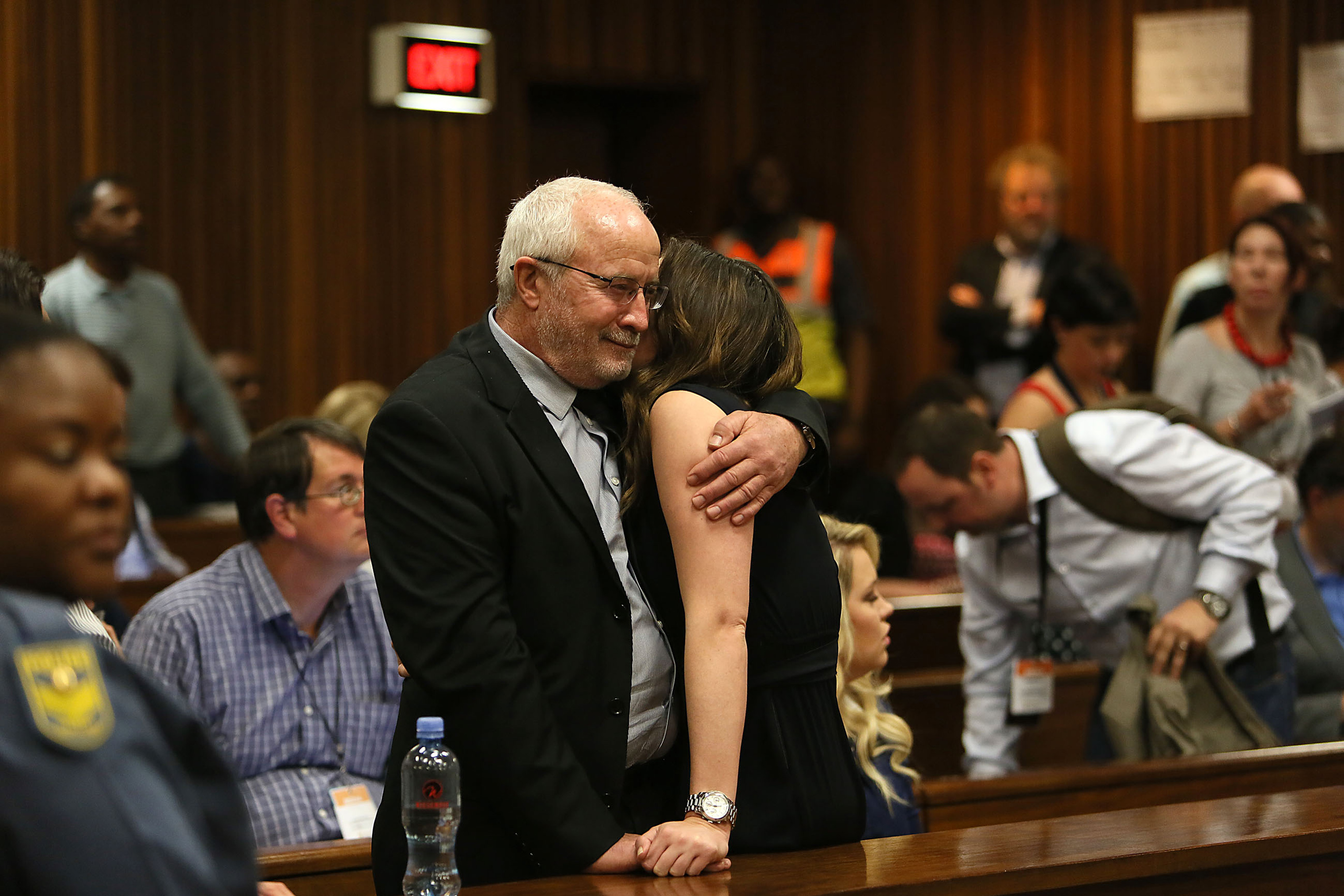 FOTO / VERDICT: Oscar Pistorius, vinovat pentru ucidere din culpă!