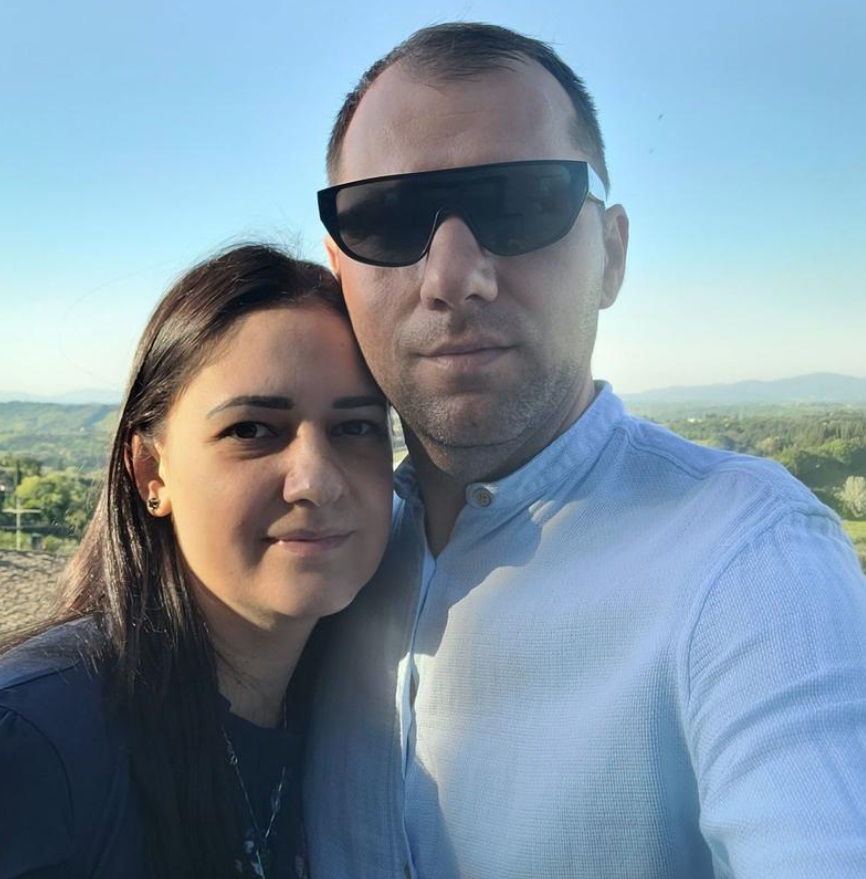 Cine este și cu ce se ocupă fratele Mirabelei Grădinaru. Bogdan are peste 15 ani de experiență în IT, este căsătorit și are doi copii