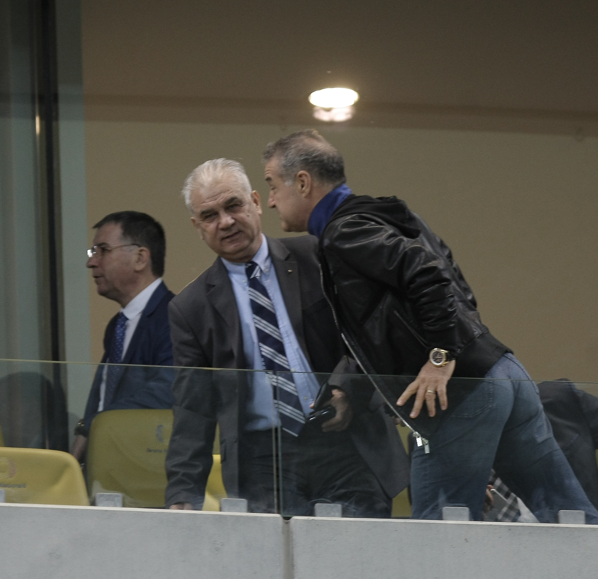 STEAUA - ROSENBORG 0-3. Liga Europa, play-off, manșa tur. Lecție de eficacitate cu o Steaua CĂZĂTOARE: Mikkelsen, Helland și Jensen au marcat, în timp ce Papp, Muniru, Tade și Chipciu, care a lovit bara, au irosit ocazii mari și foarte mari. Fanii i-au cerut demisia lui Mirel Rădoi! VIDEO