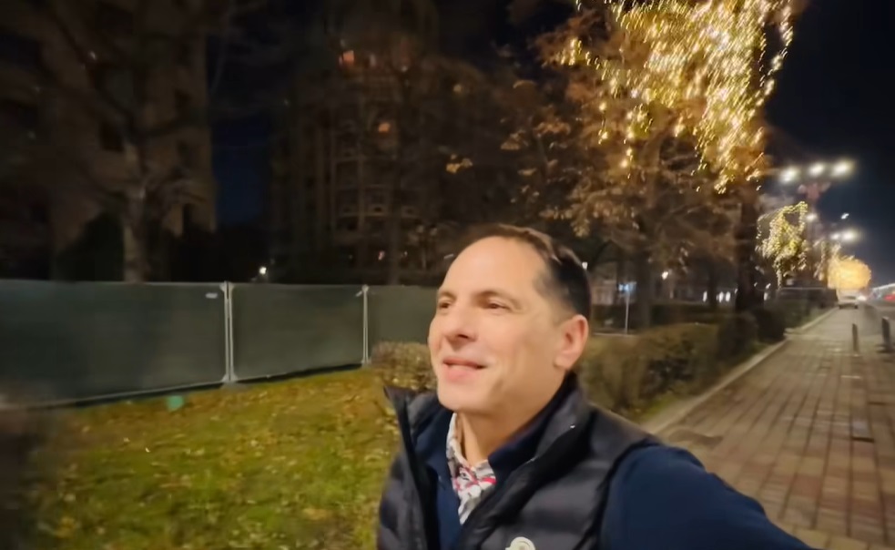 Ce a făcut Dan Negru la ceas de seară prin București: „E miercuri spre joi noaptea. Mă duc spre casă și mi-am dat seama că am uitat să mă bucur”