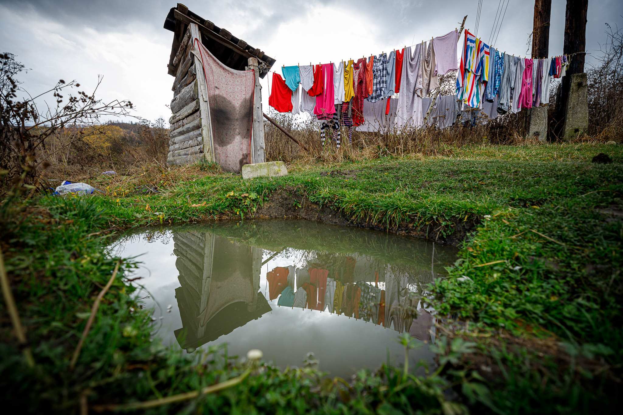 Colonia Bosnia, Petroșani. În cea mai săracă zonă din Valea Jiului, oamenii cer un singur lucru de la conducători: „Să ne dea și nouă pubele!”﻿