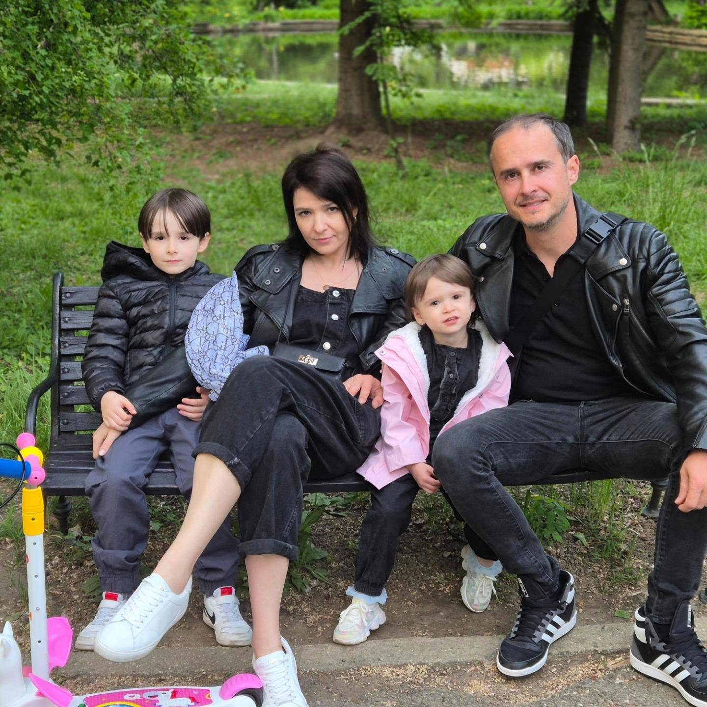 Cum arată casa în care Șerban Copoț locuiește cu cei trei copii. Au voie să deseneze pereții: „Ăsta nu-i motiv de ceartă”