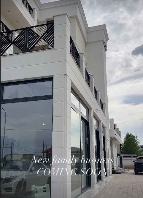 Imagini cu hotelul pe care l-a construit soția lui Adrian Minune. La parter va fi un restaurant cu specific mediteraneean