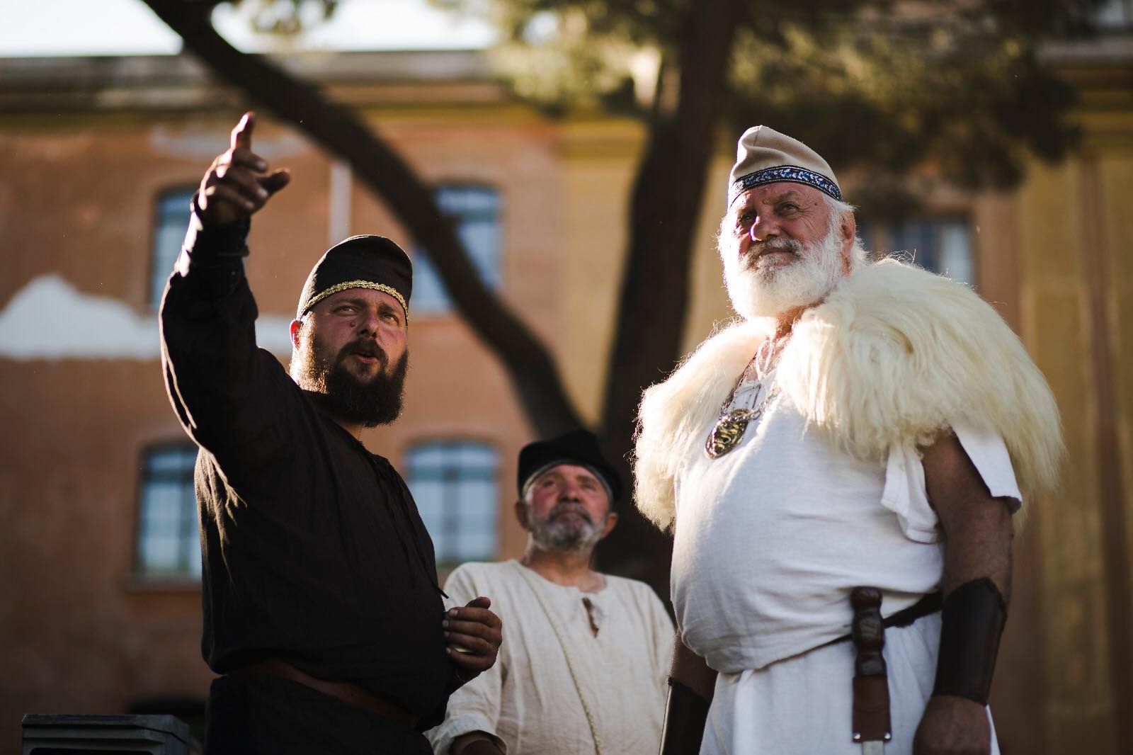 Președintele Asociației Culturale „Valea Dacilor”, găsit mort în casă de Ziua Națională. Rareș Demian a folosit un tricolor pentru gestul fatal