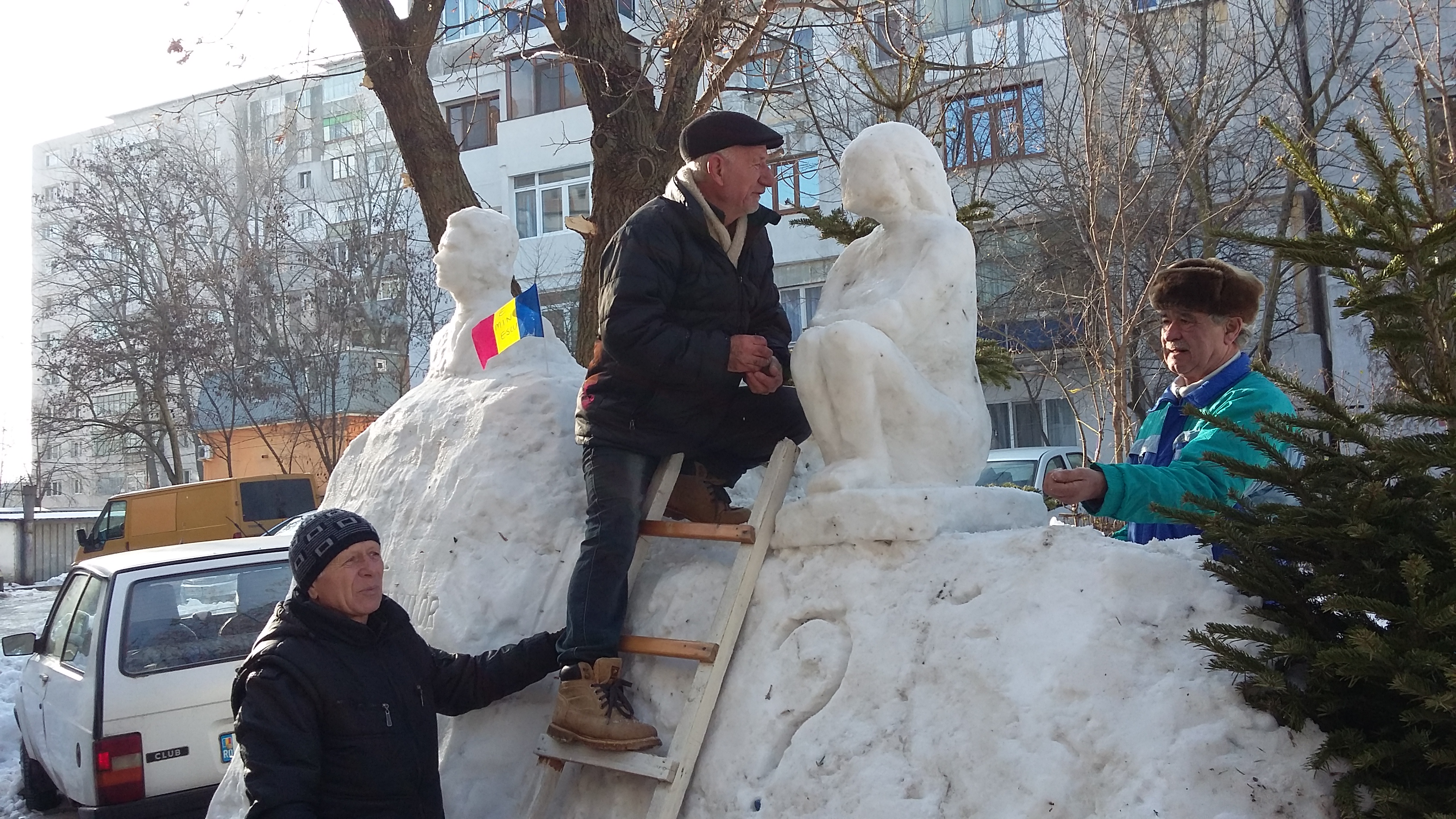 Bustul lui Eminescu și Cumințenia Pământului între blocurile din Galați GALERIE FOTO