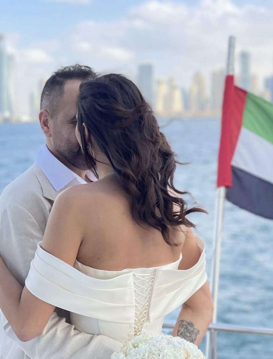 Mădălina Pamfile s-a căsătorit în Dubai. A avut o rochie de mireasă spectaculoasă