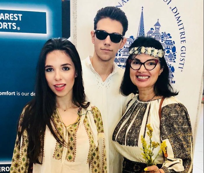 Ozana Barabancea, noi declarații despre starea fiului ei: „Dumnezeu știe cum le rânduiește”. Andrew a suferit un infarct