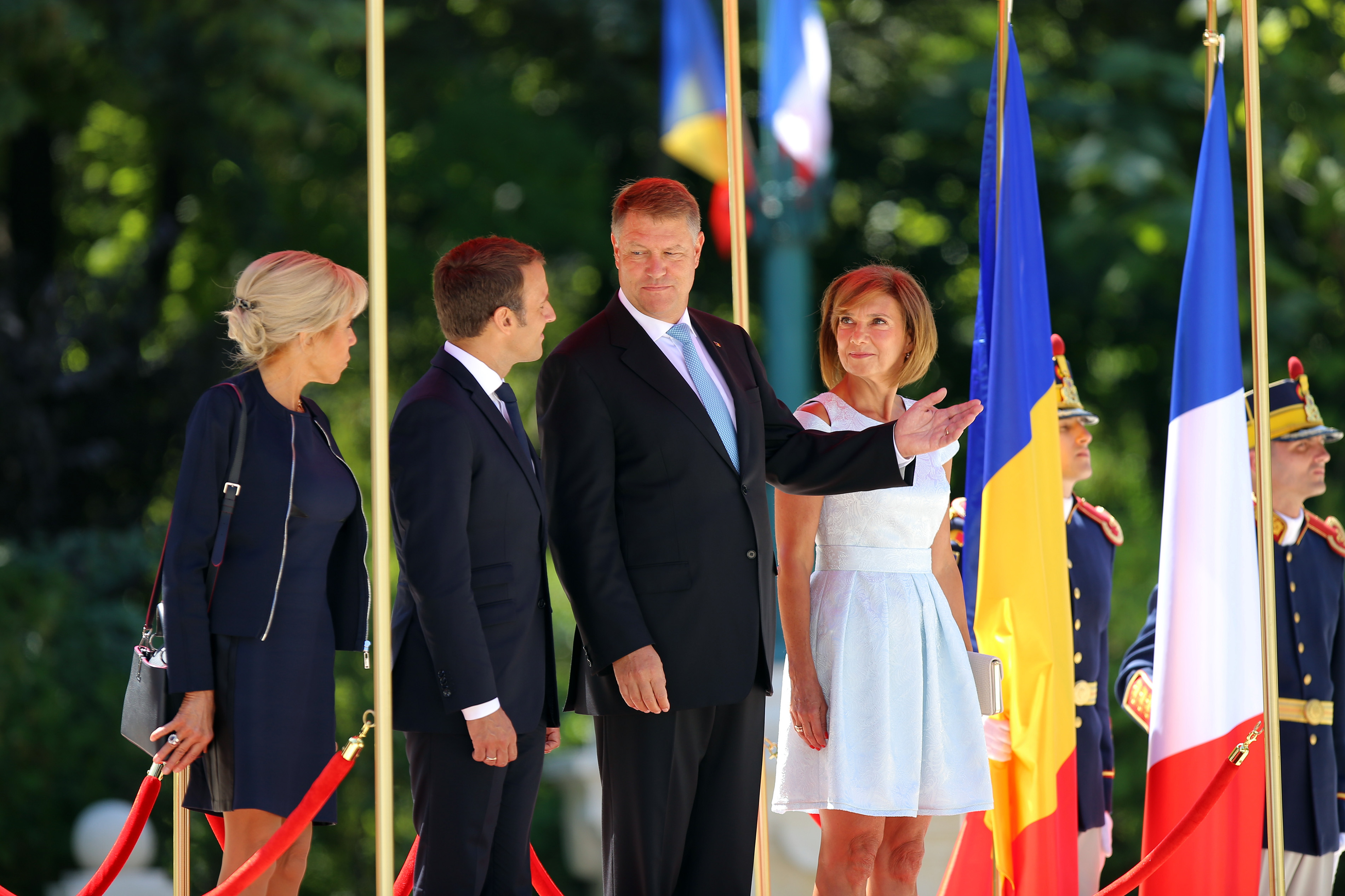 Vizita preşedintelui Franţei în România. Emmanuel Macron a spus că vrea reformarea spațiului Schengen și sprijină integrarea României