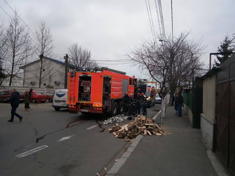 Explozie într-o casă din Constanţa! O femeie a ajuns la spital GALERIE FOTO