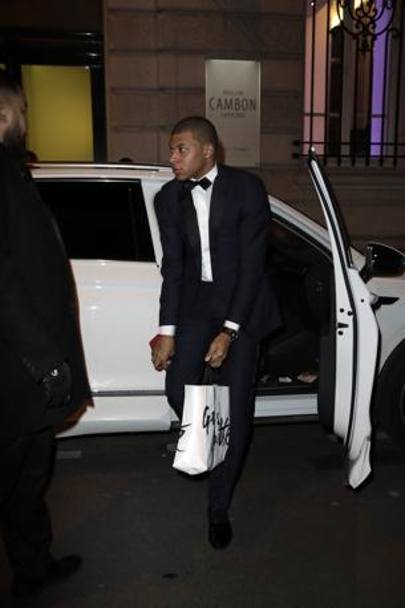 PSG este la picioarele lui Neymar, care a împlinit ieri 26 de ani. Petrecere de senzație de ziua lui / GALERIE FOTO