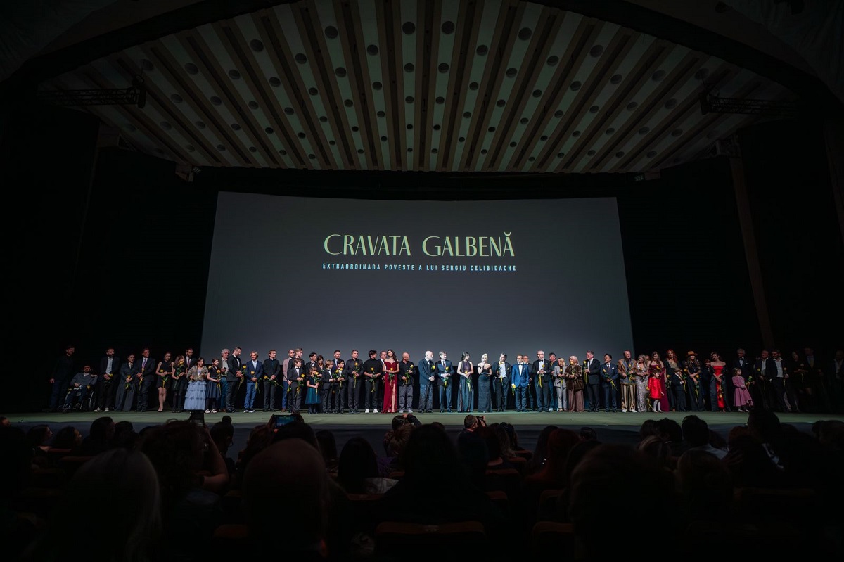 Tim Burton, invitat special la premiera filmului „Cravata Galbenă”. Declarațiile regizorului: „Voi avea mereu o legătură romantică cu România”
