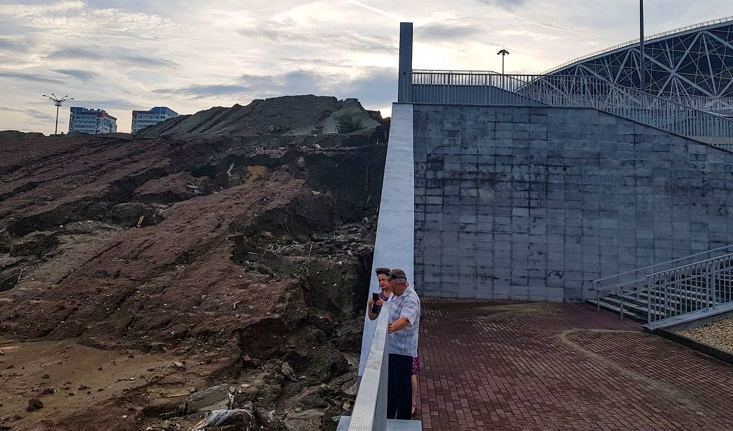 Un stadion construit pentru Cupa Mondială din Rusia s-a surpat în urma ploilor torențiale, chiar după marea finală