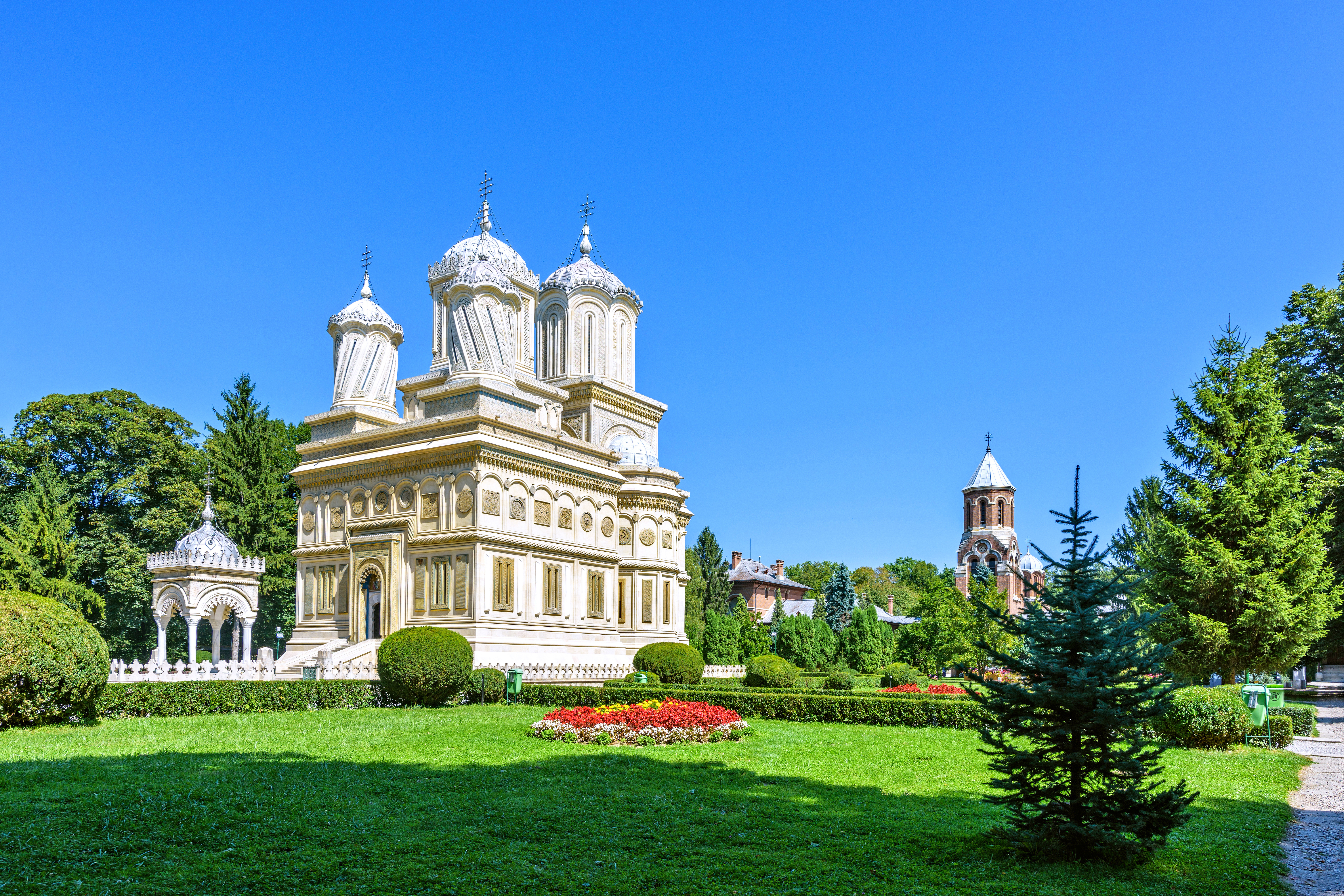 Mănăstirea Curtea de Argeș - istoric, legendă și lucruri mai puțin știute