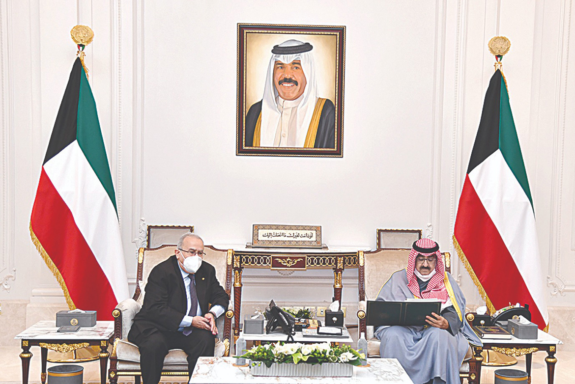 KUWAIT: His Highness the Deputy Amir and Crown Prince Sheikh Mishal Al-Ahmad Al-Jaber Al-Sabah reads a letter from the President of Algeria Abdelmadjid Tebboune addressed to His Highness the Amir Sheikh Nawaf Al-Ahmad Al-Jaber Al-Sabah, delivered by the Algerian Foreign Minister Ramtane Lamamra. - Photo Yasser Al-Zayyat