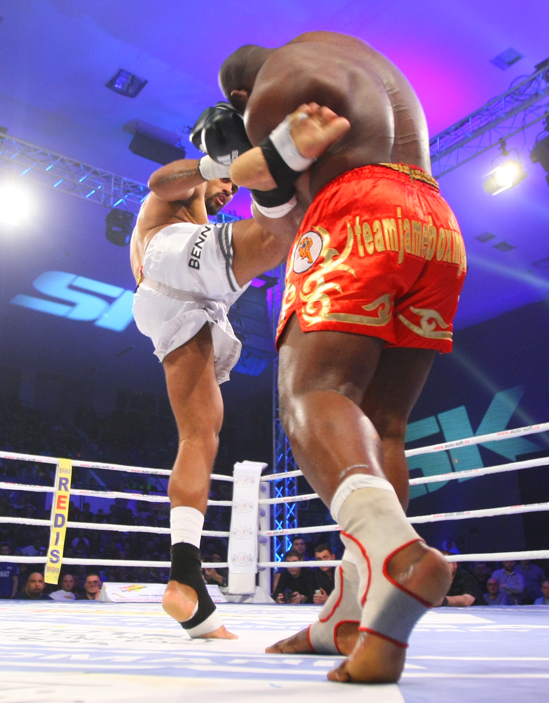 Meciul în urma căruia Amansio Paraschiv a devenit campion mondial Superkombat New Heroes! VIDEO& FOTO