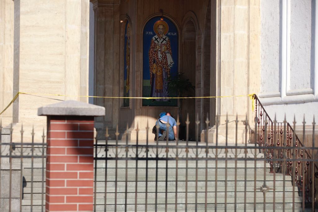 Jaf la Arhiepiscopia Buzăului și Vrancei. Enoriașii au venit la slujba de duminică, dar au fost întorși din drum