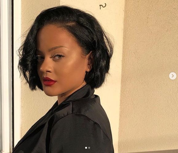 Rihanna are o sosie! Cum arată tânăra de 23 de ani care seamănă perfect cu vedeta | FOTO & VIDEO