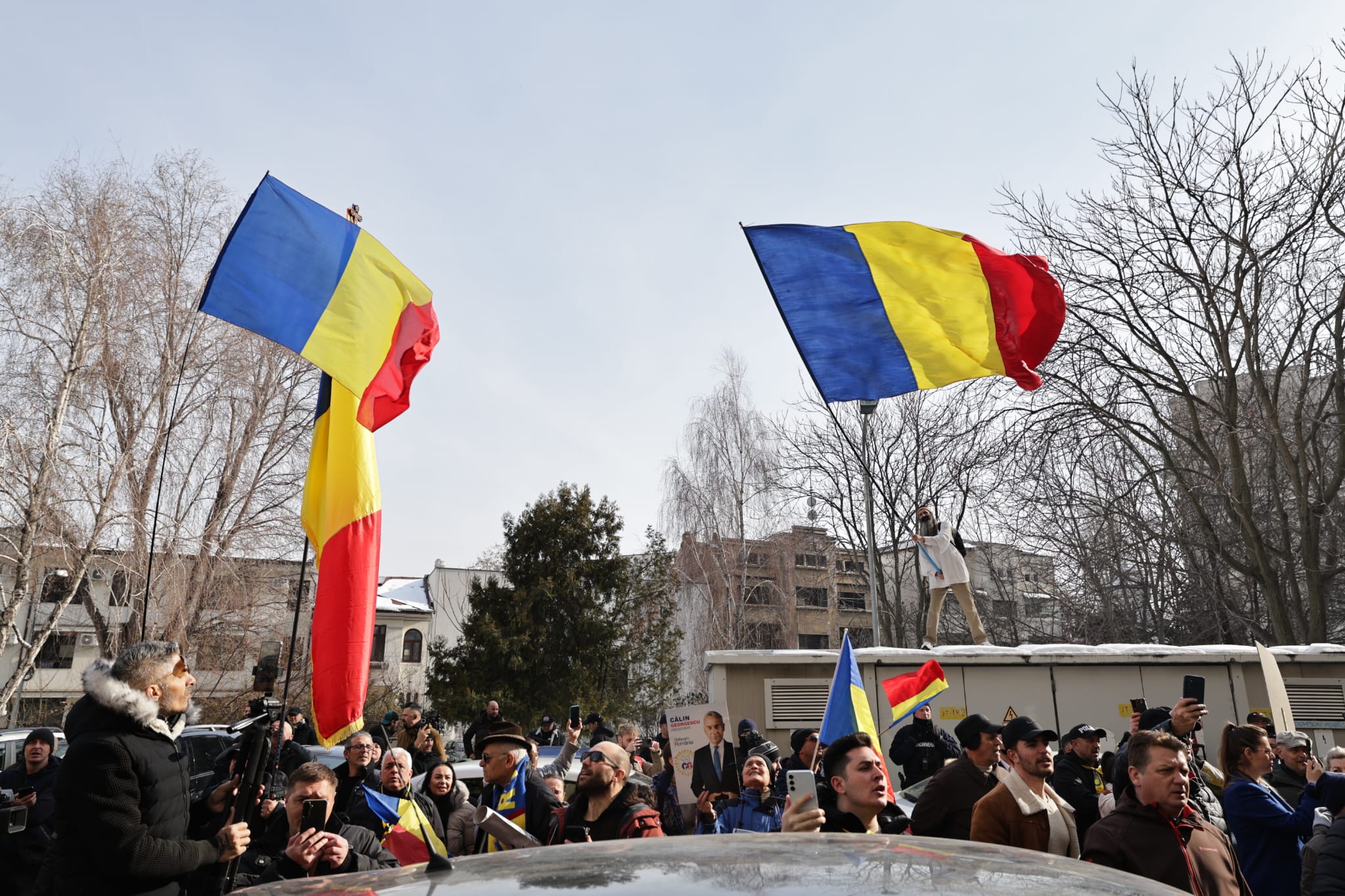 Protest la Parchetul General, după ce Călin Georgescu a fost adus la audieri