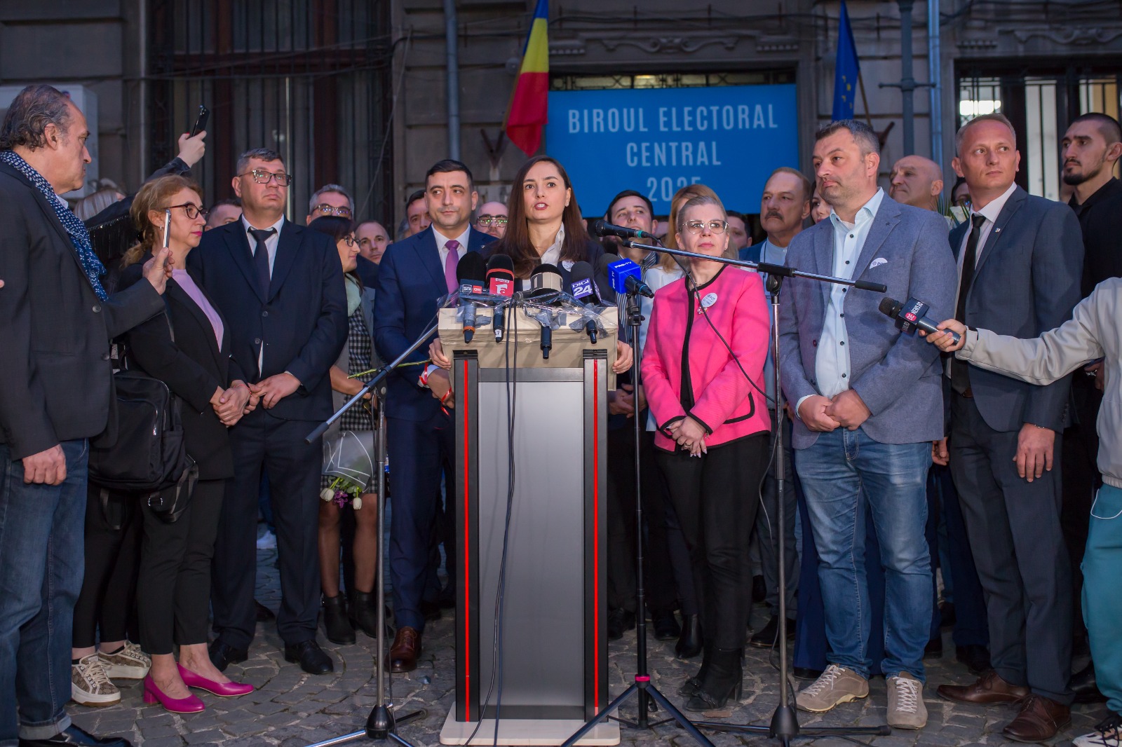 Anamaria Gavrilă și-a depus candidatura la prezidențiale la BEC, alături de George Simion. Cine se va retrage