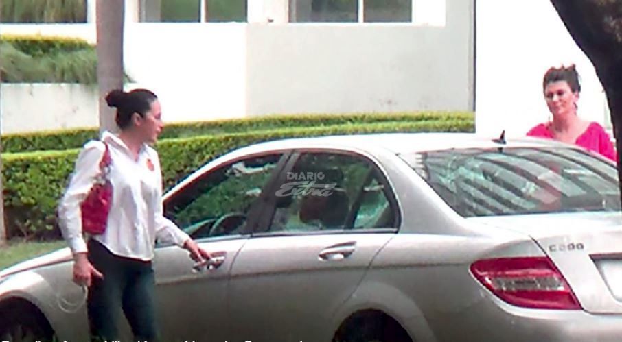 Elena Udrea locuia într-un imobil de lux în San Jose, Costa Rica, unde chiria era exorbitantă. Mânca la restaurante de fițe și plătea numai cash
