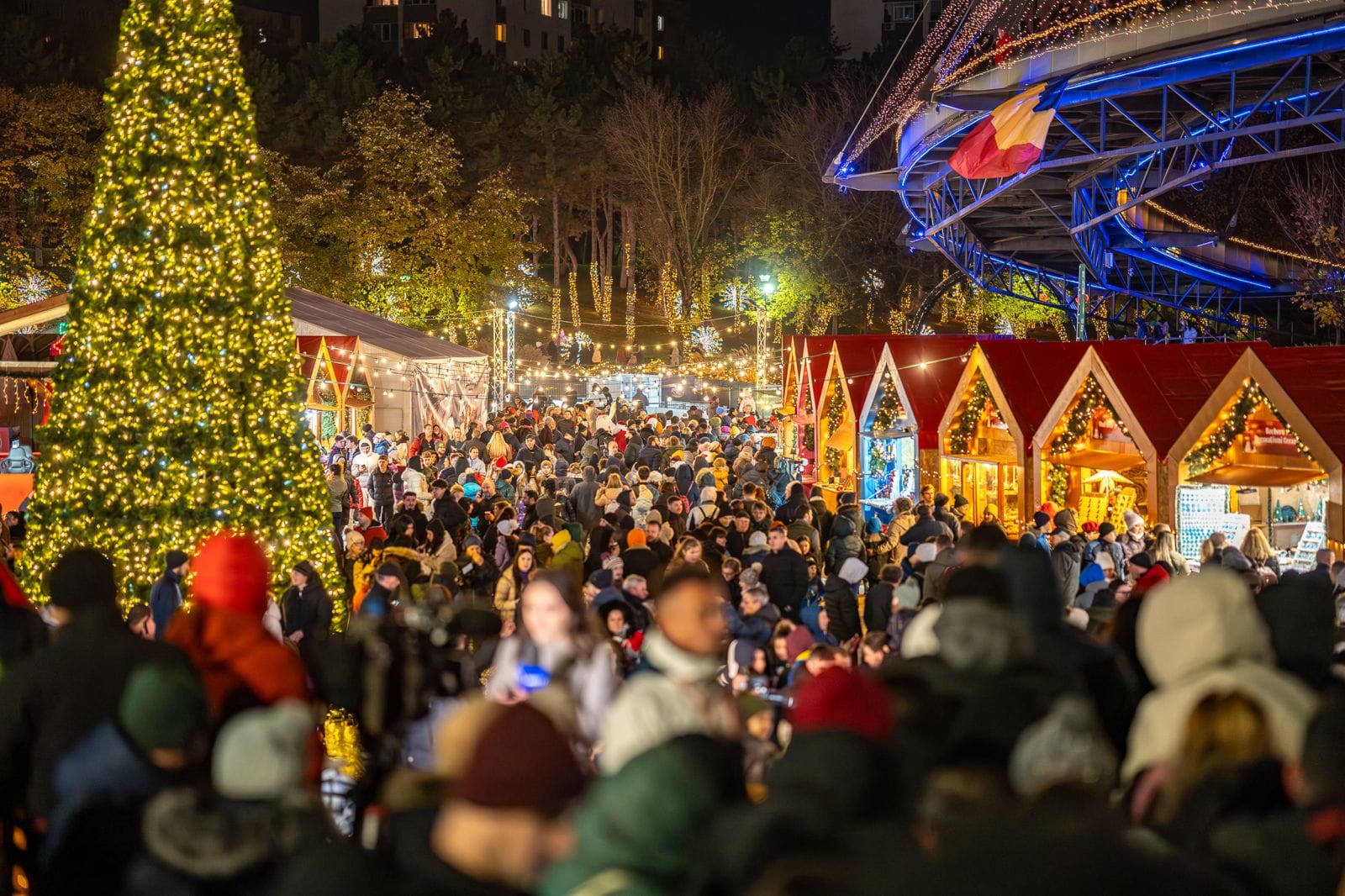 FOTO. A treia ediție a „West Side Christmas Market” e în plină desfășurare. Care sunt principalele atracții ale târgului din Parcul Drumul Taberei