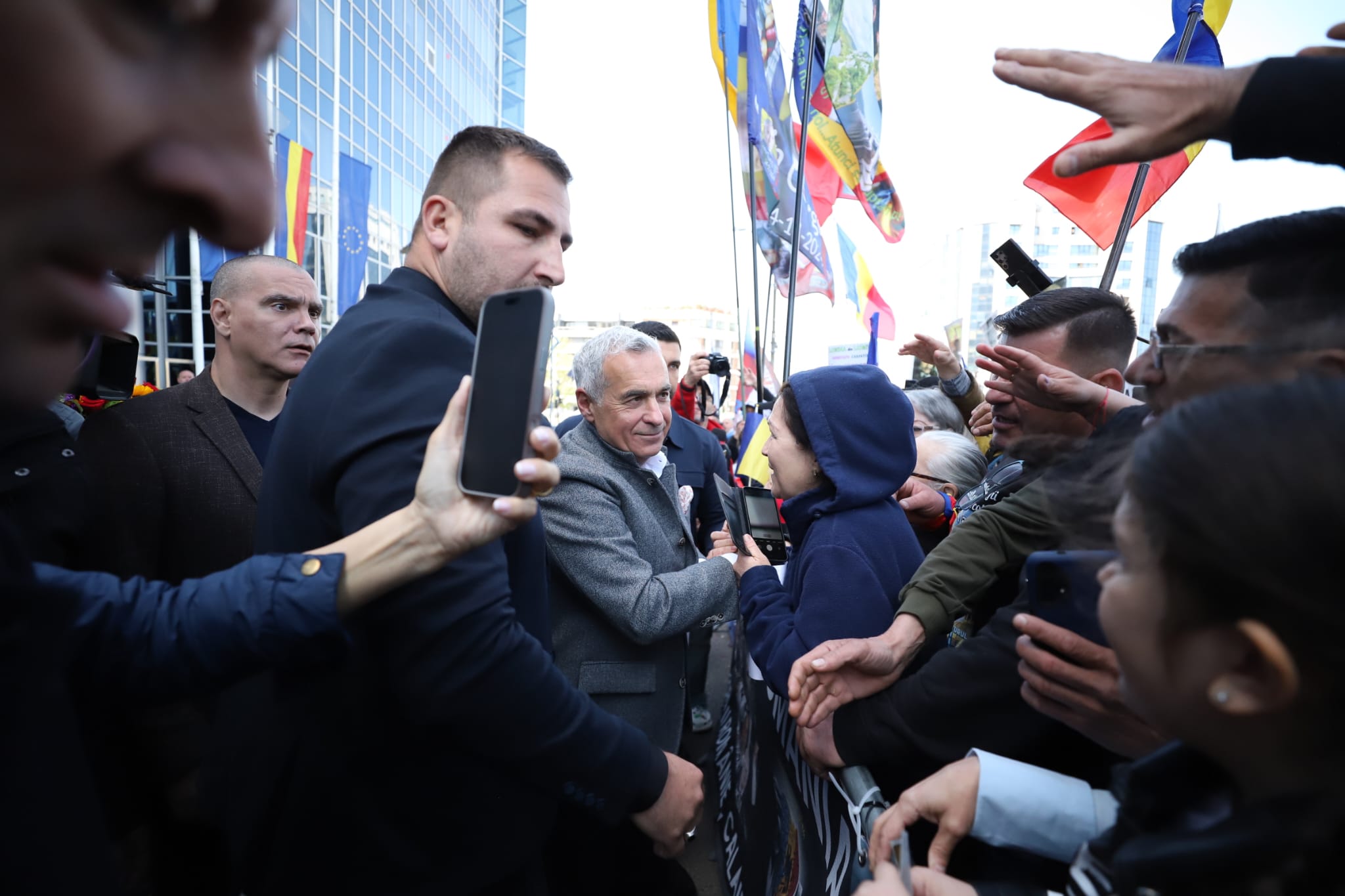 Călin Georgescu, din nou în fața instanței. Fostul candidat la prezidențiale află azi decizia ÎCCJ în dosarul tentativei loviturii de stat