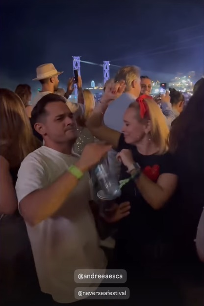 Cum s-a îmbrăcat Andreea Esca la Neversea 2024. Prezentatoarea a dansat cu Mihai Rait Dragomir, Dorel din „Las Fierbinți”