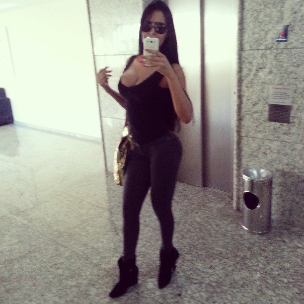 Cu ea în tribună, ai o zi mai bună! Lorena, muza fotbalului brazilian / GALERIE FOTO & VIDEO HOT