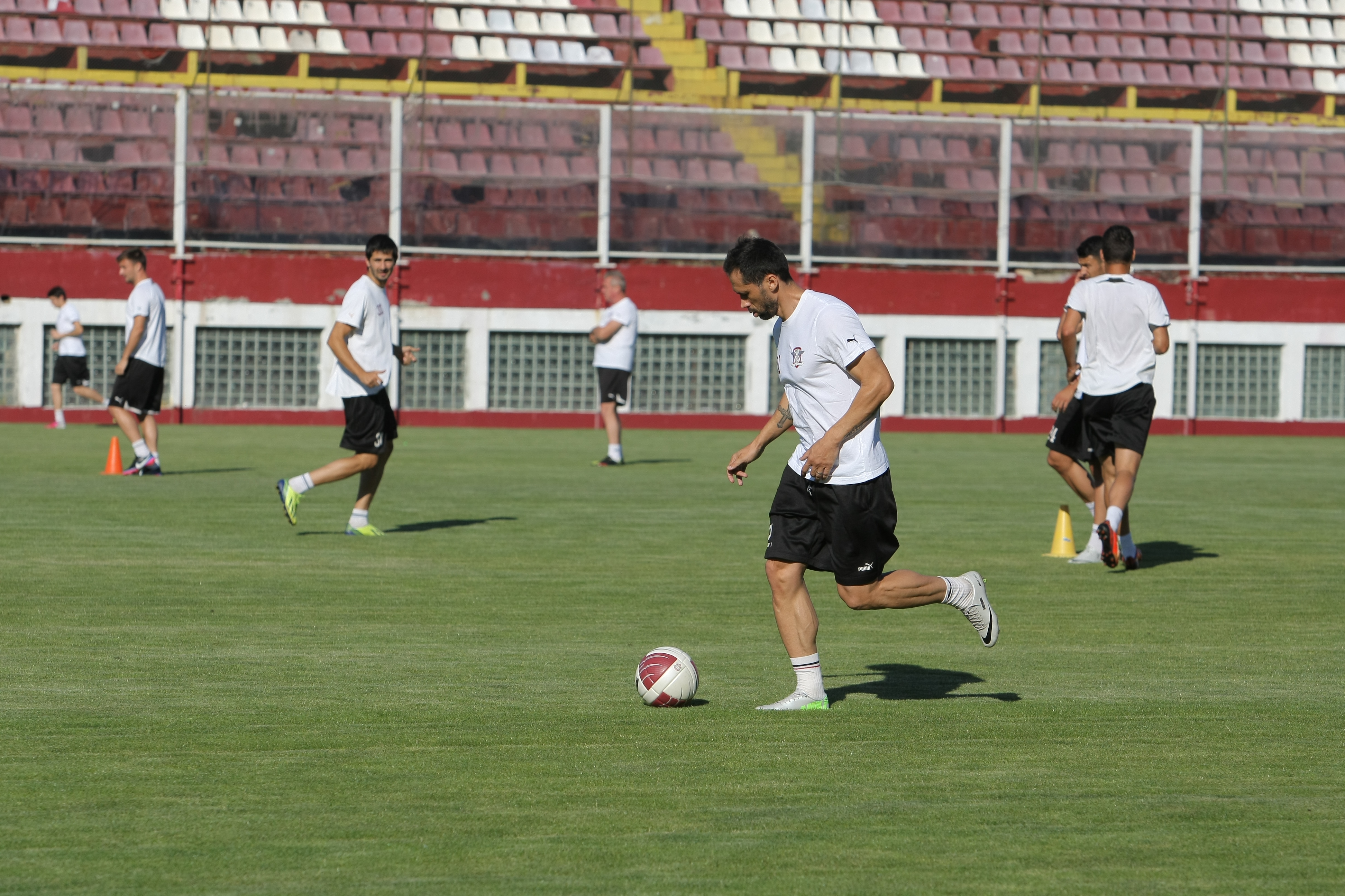 FOTO/ S-au reunit giuleștenii: portarul Mircea Bornescu a revenit la Rapid!