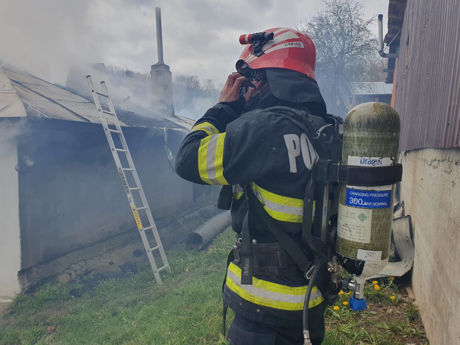 Incendiu la Mănăstirea Tarnița din județul Vrancea. Pompierii au intervenit cu două echipaje