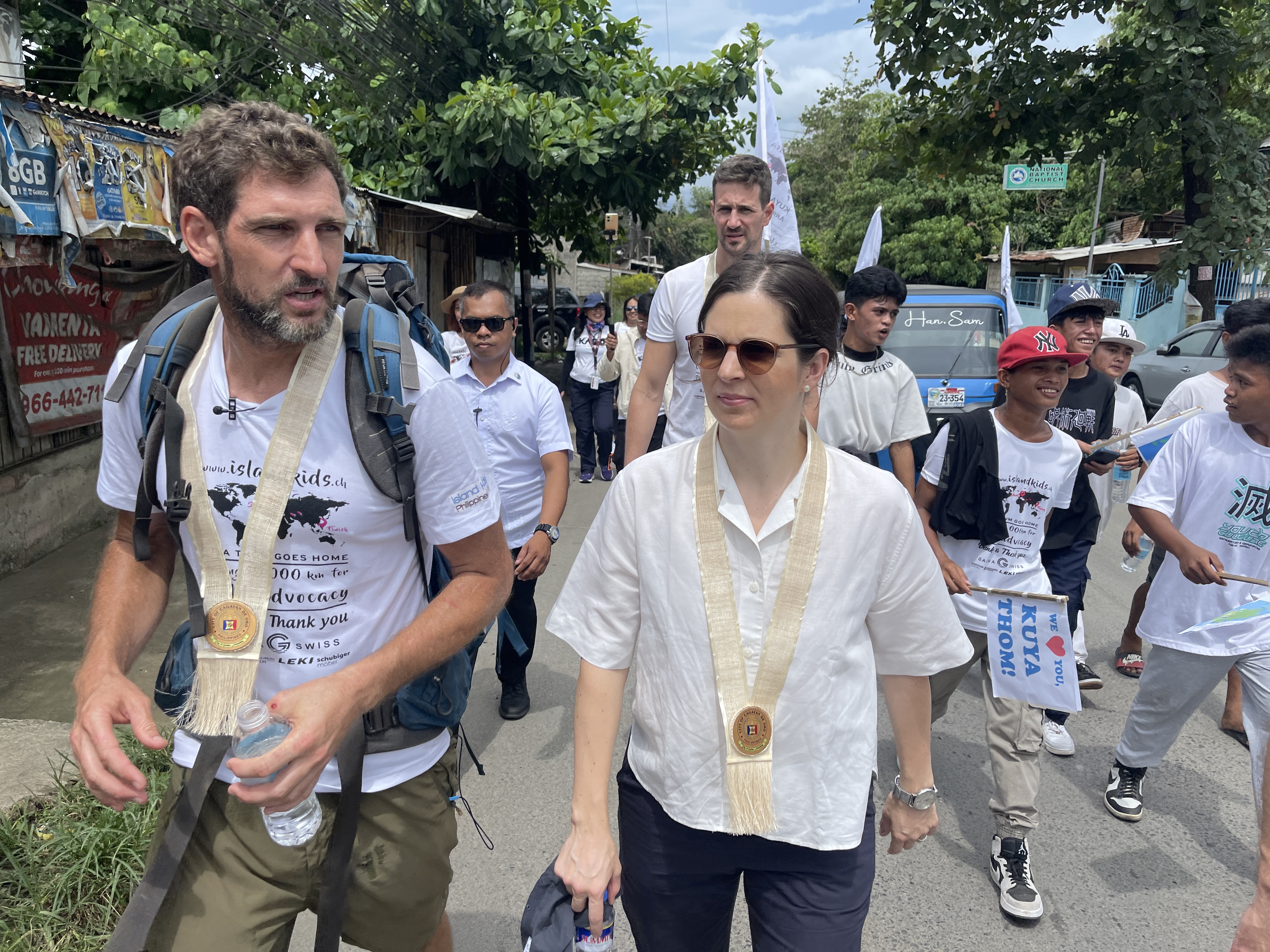 Motivul pentru care un elvețian a mers pe jos de la Berna în Filipine. Cât a durat drumul
