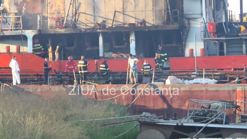 Incendiu puternic în Portul Midia, unde o navă încărcată cu minereu a luat foc. Ce au distrus flăcările