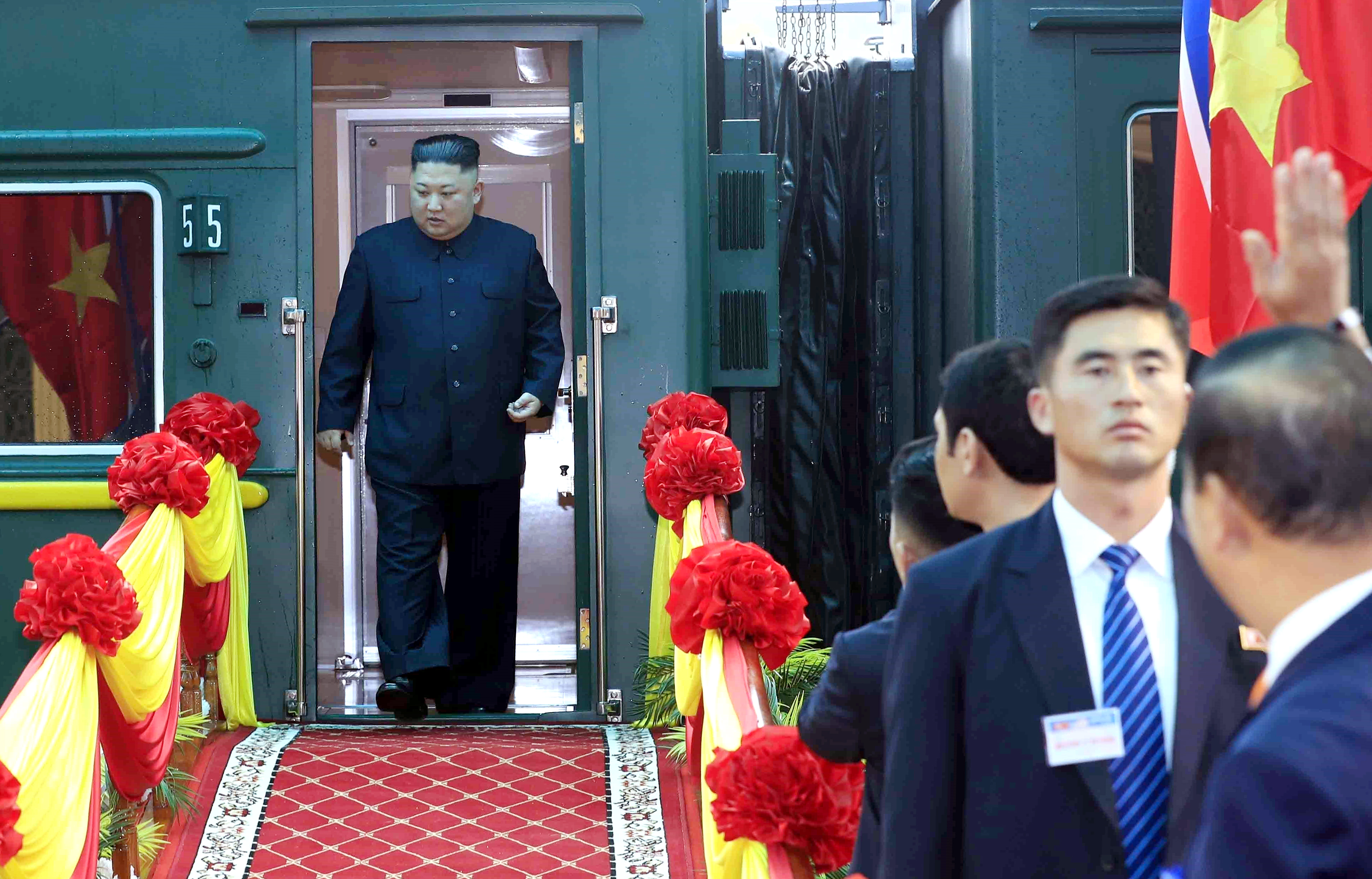 FOTO | Kim Jong-Un a ajuns în Vietnam, pentru summitul dintre Statele Unite şi Coreea de Nord. Liderul nord-coreean, întâmpinat cu covor roșu