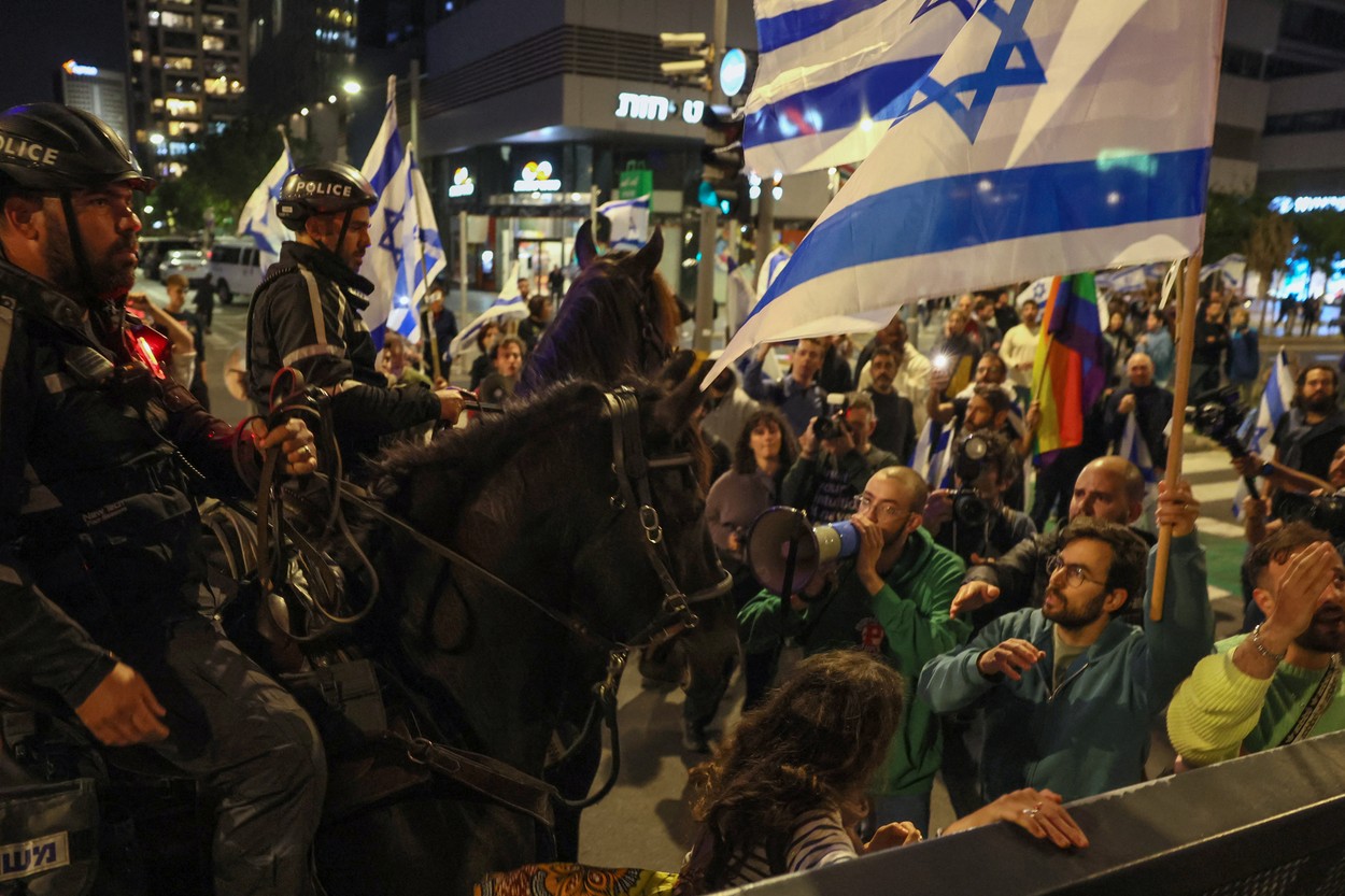 Proteste masive în Israel, pentru a 17-a săptămână la rând. Sute de mii de oameni, în stradă, împotriva reformei justiției