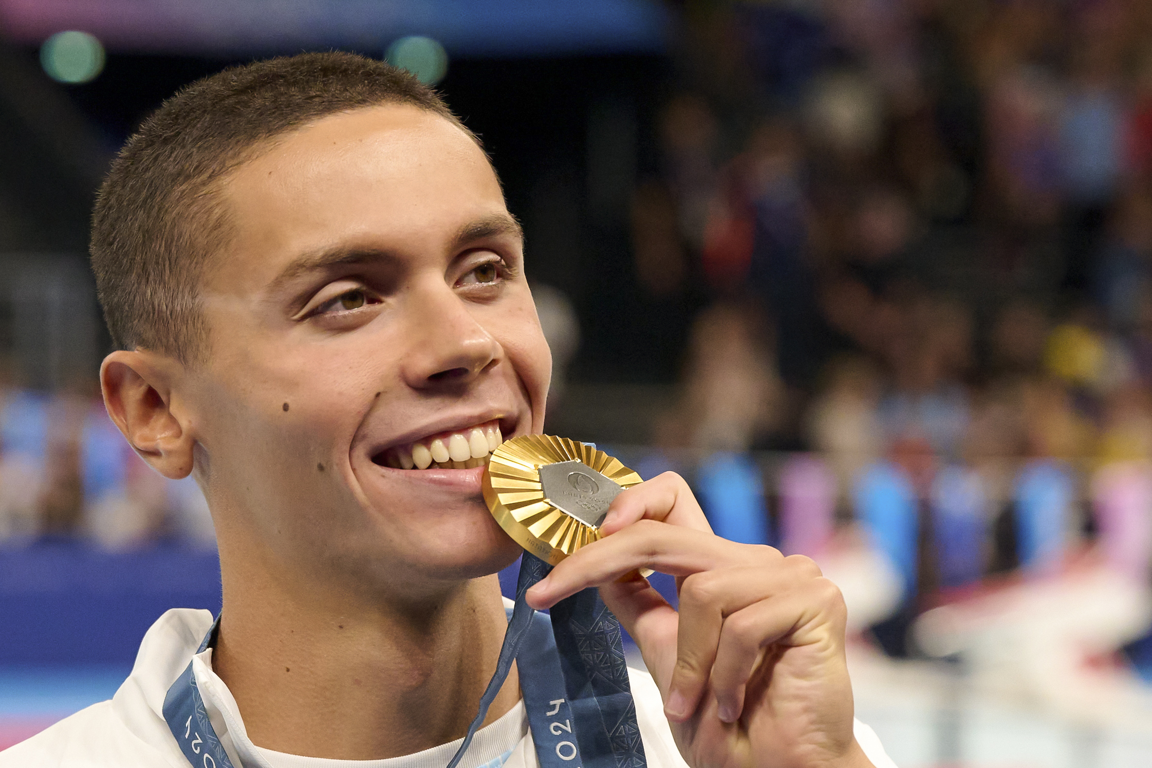 David Popovici, aur în proba de 200 de metri liber la Olimpiadă, după 20 de ani de la ultimul titlu olimpic pentru România