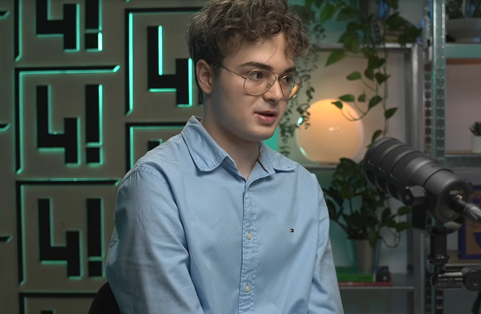 Kiderült, kicsoda Gundalf, felfedte a nevét és az arcát: "Úgy döntöttem, hogy kezembe veszem az irányítást"