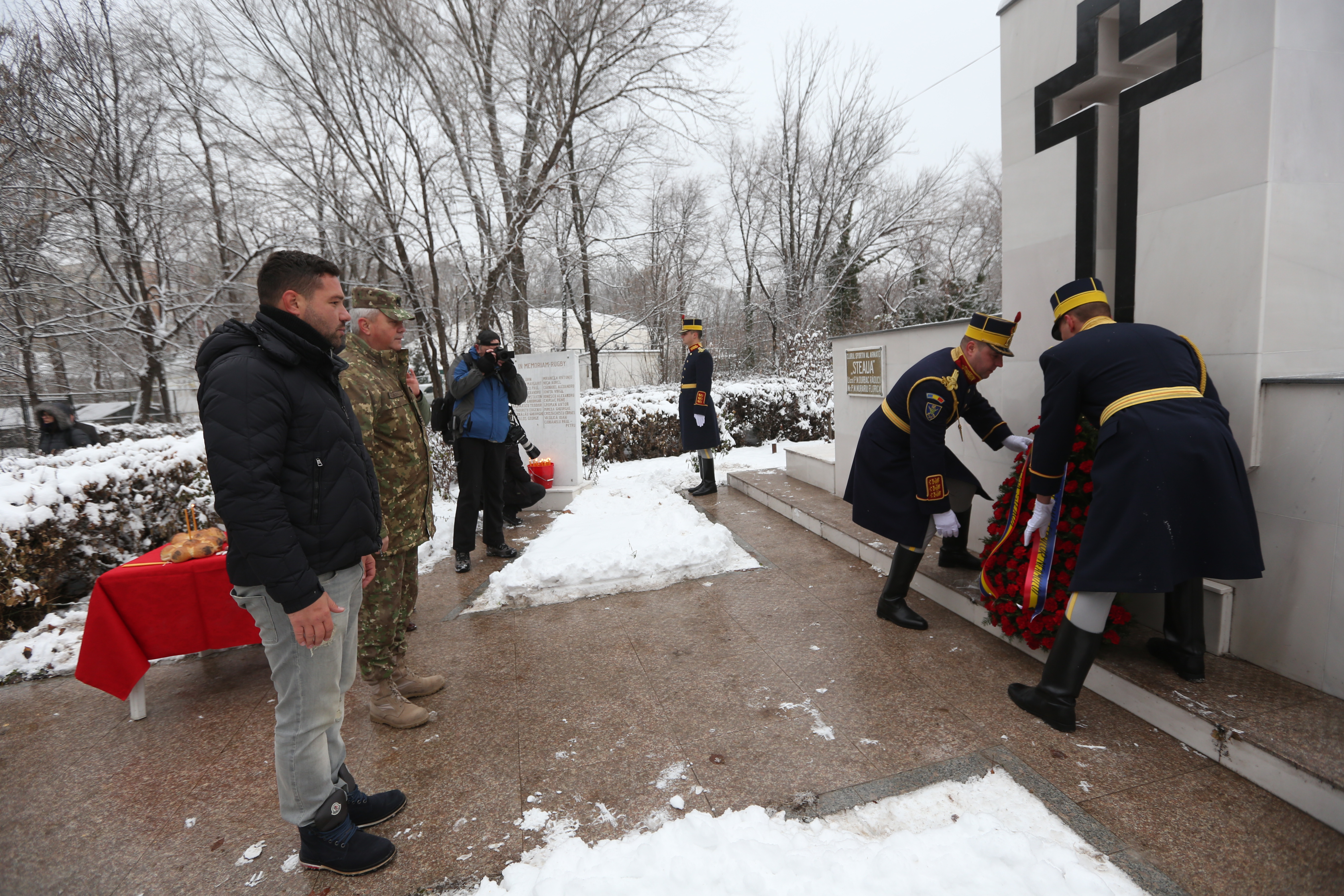GALERIE FOTO / CSA Steaua i-a comemorat pe foștii rugbiști Radu Durbac și Florică Murariu, decedați la Revoluție
