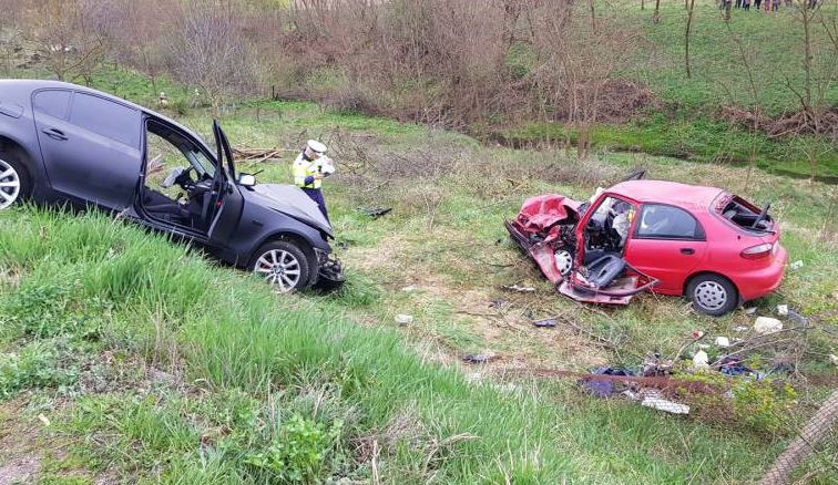 Șofer nevinovat, mort într-un accident în Cluj. A fost izbit în plin de un tânăr care circula cu viteză (FOTO & VIDEO)