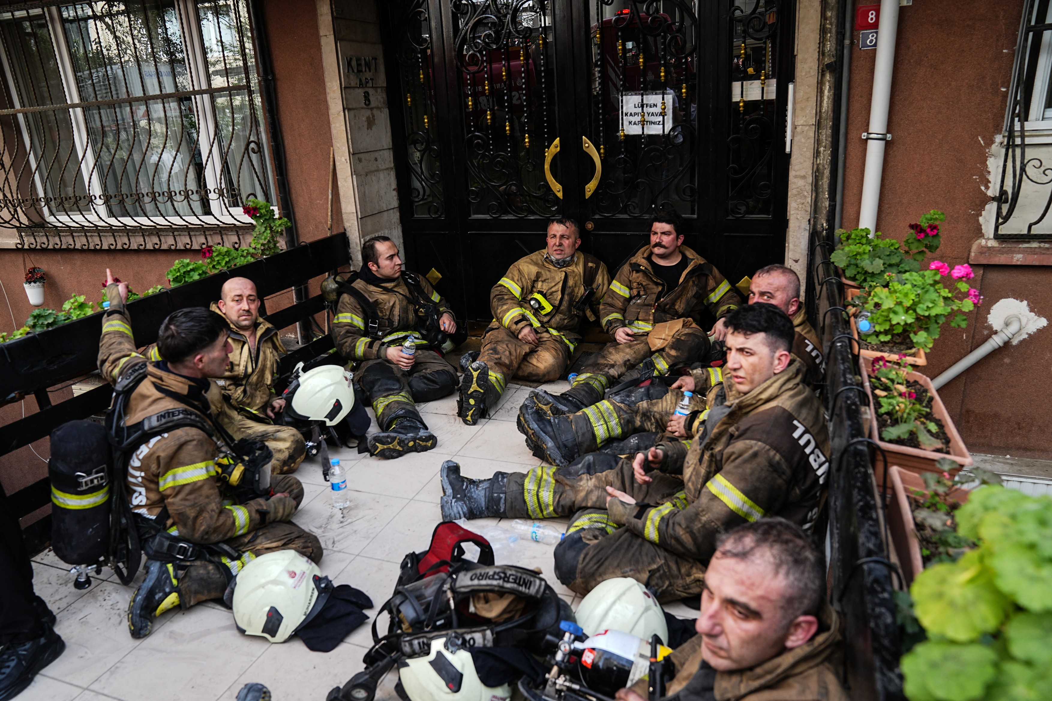 Cel puțin 29 de morți la Istanbul, după o explozie urmată de un incendiu, într-un club dintr-o clădire cu 16 etaje