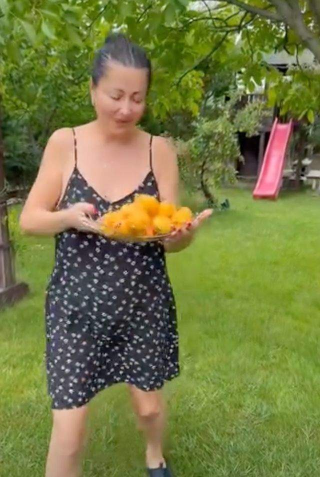 Cum a apărut Gabriela Cristea în curtea casei sale. Fanii au fost șocați cand au văzut cât de mult a slăbit vedeta