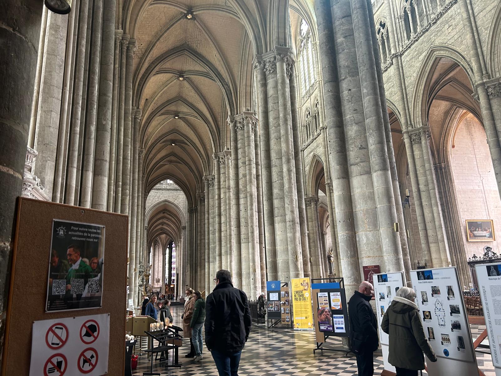 Cum s-a îndrăgostit elevul Emmanuel Macron de Brigitte, profesoara sa de franceză: „Suntem ciudați, dar autentici!”. La Amiens, pe urmele cuplului căruia nu îi pasă de convenții
