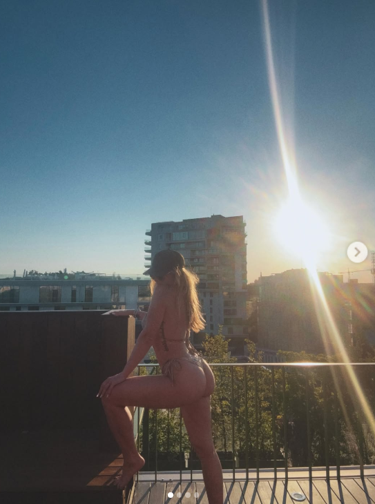 Imagini cu Delia într-un costum de baie minuscul, pe terasa casei sale. Reacția neașteptată a Ginei Pistol. „Am intrat pe ele ca să dau zoom”